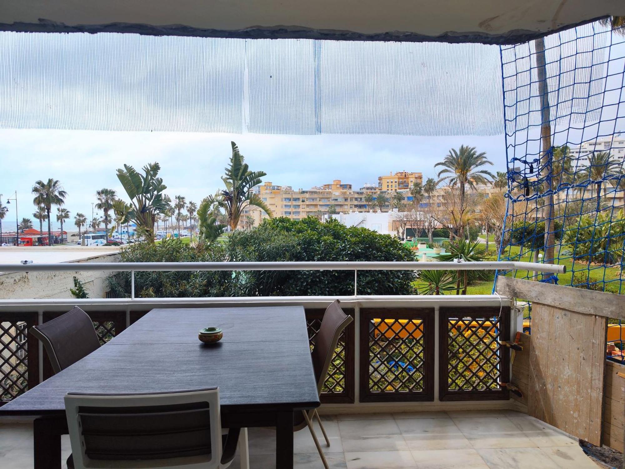 Golf Coast Los Alamos, Primera Linea De Playa Торремолинос Экстерьер фото