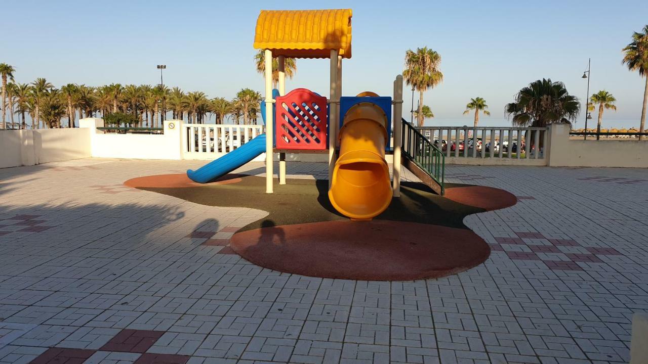 Golf Coast Los Alamos, Primera Linea De Playa Торремолинос Экстерьер фото