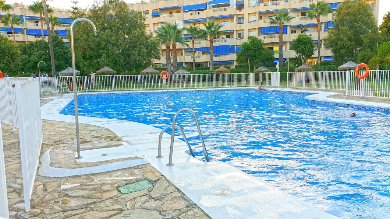 Golf Coast Los Alamos, Primera Linea De Playa Торремолинос Экстерьер фото