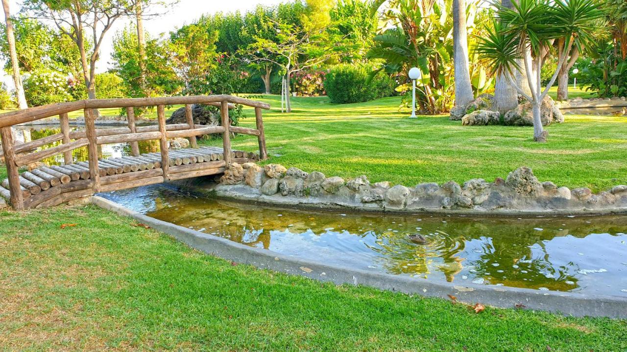 Golf Coast Los Alamos, Primera Linea De Playa Торремолинос Экстерьер фото